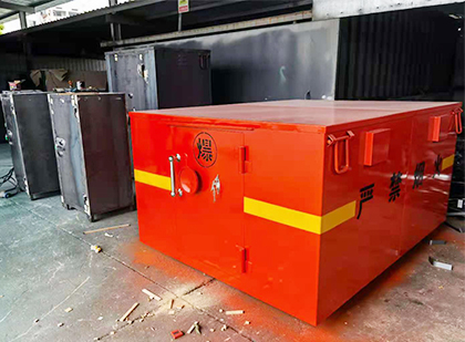 当雄车载炸药箱