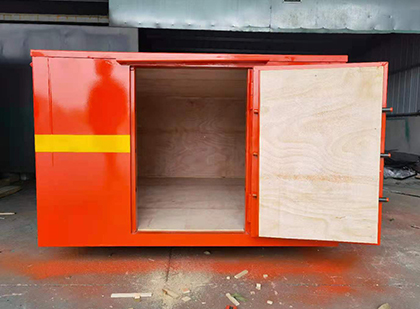 当雄车载炸药箱