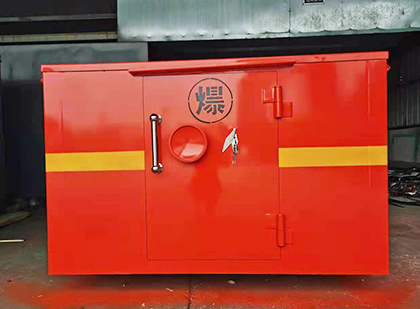 当雄车载炸药箱