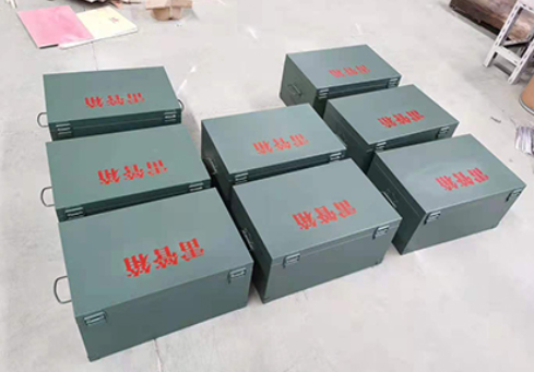 当雄炸药箱和雷管箱一般是怎么存放的？